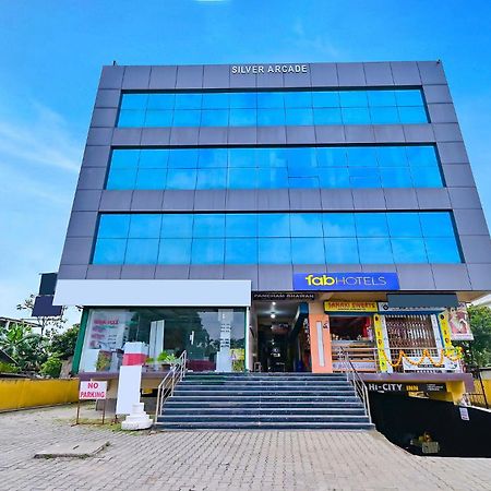 Fabhotel Penthouse - A K Dev Road Γουβαχάτι Εξωτερικό φωτογραφία