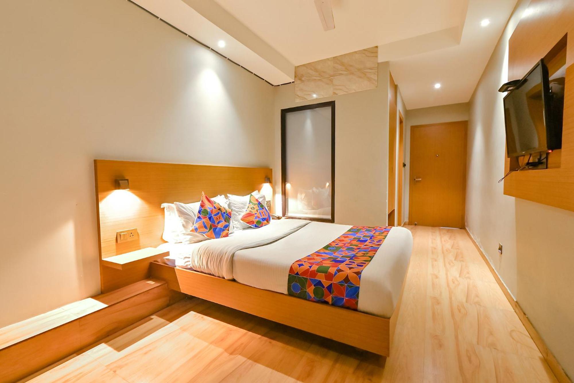 Fabhotel Penthouse - A K Dev Road Γουβαχάτι Εξωτερικό φωτογραφία