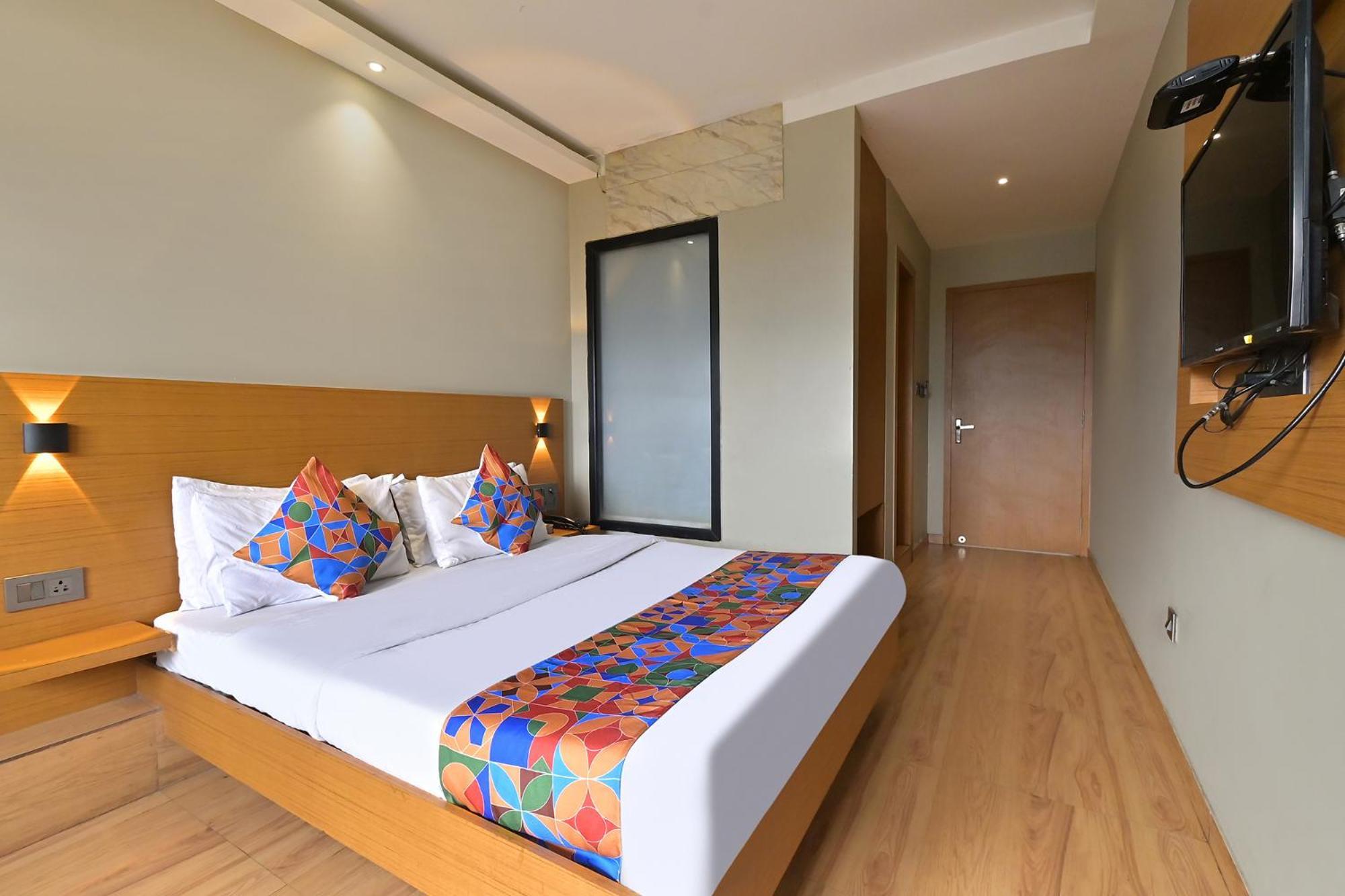 Fabhotel Penthouse - A K Dev Road Γουβαχάτι Εξωτερικό φωτογραφία