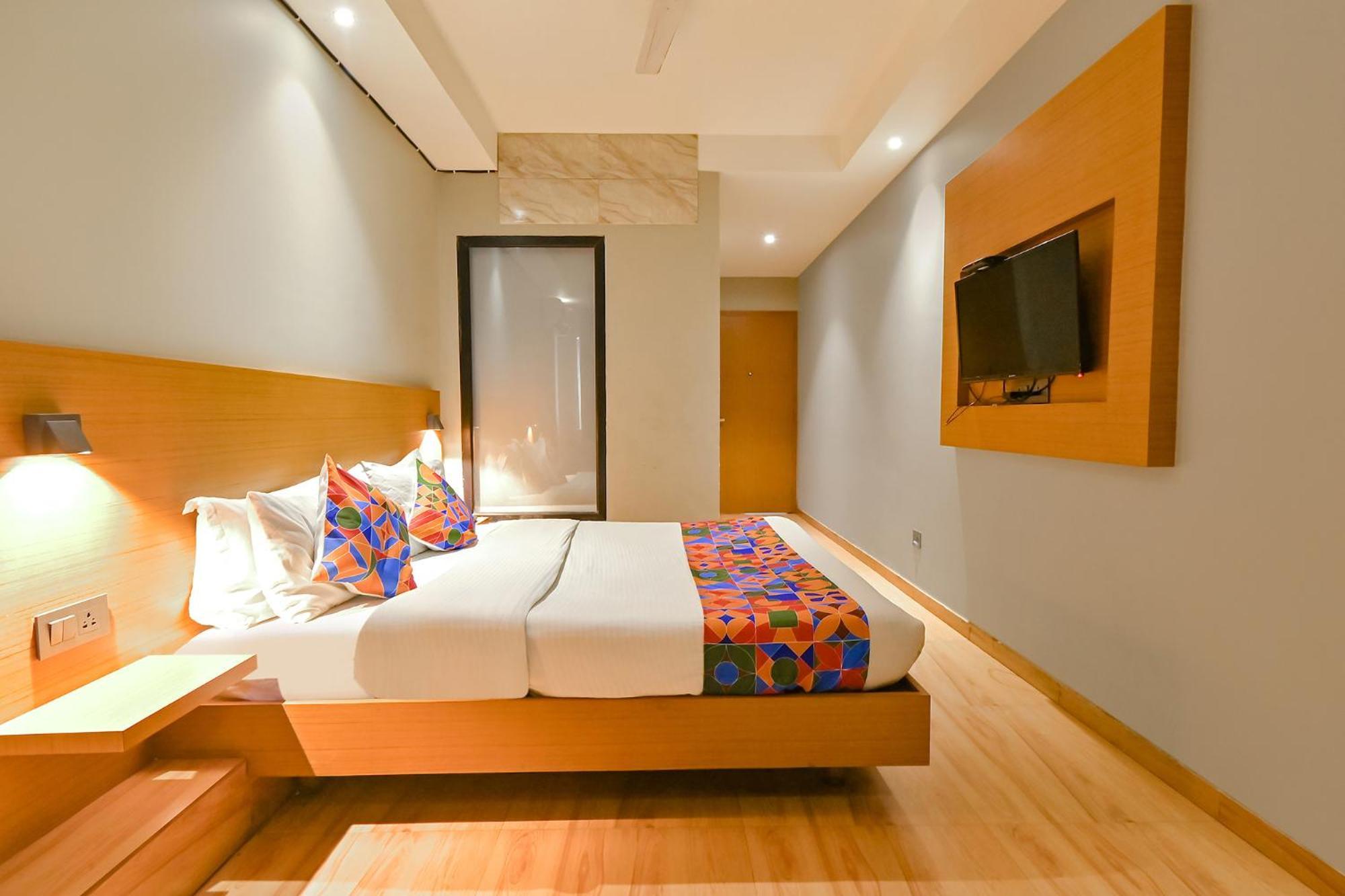 Fabhotel Penthouse - A K Dev Road Γουβαχάτι Εξωτερικό φωτογραφία